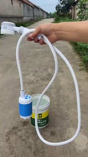 589K views · 2.5K reactions | Comment for link ️ portable outdoor shower #outdoorshower #campinggear #travelgadgets #hikingessentials #portablegadgets #smartliving #usefulproducts #budgetfinds #travelindia #reelshopping | Savvy Offers | Facebook