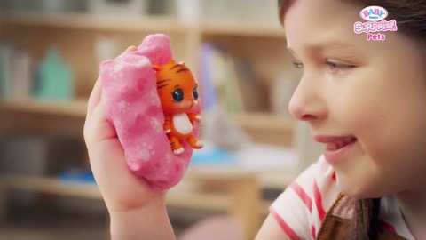 Baby Born Surprise Pets with 8+ Surprises, Color Change and Bathtub Series 1-2, Multicolor