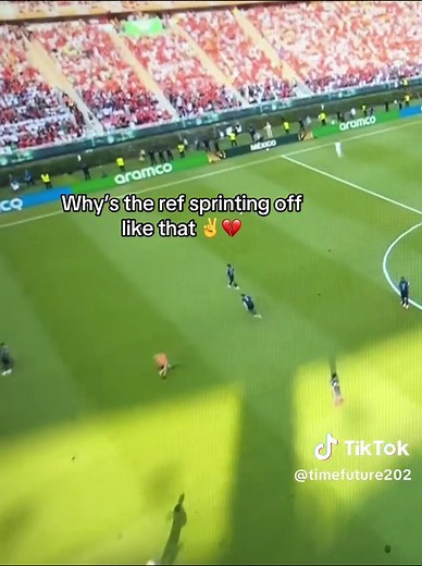 The World Cup referees don’t mess around 😂 #referee #fypシ゚viral #spain #uruguay #worldcup
