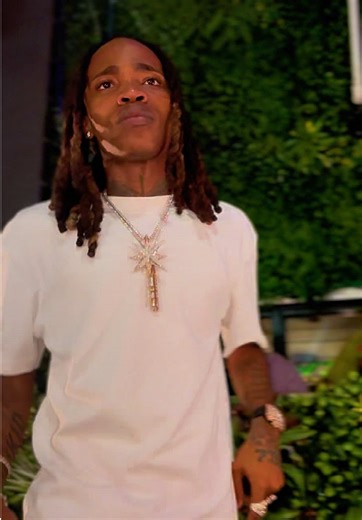 armanii did amazing at kekoon!! my man my man my mannnnnn 😂 (they def should’ve gave him a better stage and had a photographer) #armaniimusiq #armanii #kekoonlounge