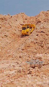 246K views · 3.5K reactions | Driving the D575 full metal hydraulic Bulldozer in 1/14 scale up a steep clay slope 勞勞勞 #Toucanhobby #dozer #bulldozer #RCmodel #model #RCAddicts #truck #hydraulic #RC #construction #hydraulicrc | Toucanhobby RC Model | Facebook