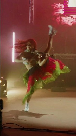 no better way to test the new song… dropping this one tomorrow ‪@lindseystirling‬ ‪@TylerBraden‬