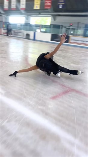 Lydia Liu | Slowly working on getting lower I know I do these all the time but I never rly worked on trying to go further until now 😅 🎥 @peterrliu... | Instagram