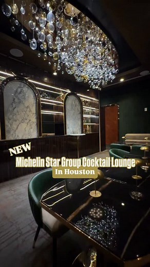 64K views · 36 reactions | HOUSTON NEWEST LUXURY COCKTAIL LOUNGE FROM MICHELIN STAR GROUP ⭐️  @barmoonhouston located 1800 post oak (above @tavolahouston) OPENS TO PUBLIC OCT 29th 50 seats super intimate - delicious cocktails and light bites HOURS: 5 p.m. to 2 a.m. Friday and Saturday, and from 5 p.m. to 12 a.m. Wednesday, Thursday and Sunday ⭐️ Highly suggest making reservations | HangryHoustonian | Facebook