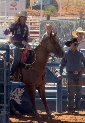 Breakaway Rope Horse Calf Reaction at Rodeo