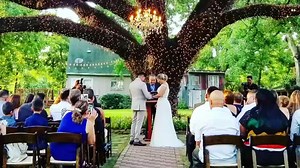 Oak Tree Manor wedding venue, bed and breakfast rooted in Spring history