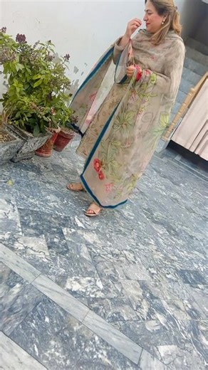 Nadia saleem on Instagram: "Funny video no offence . Mapeya da kaar ya soreya da kaar 😃 donoo rishtey hein peyaree #pulwasha_cooks_official"