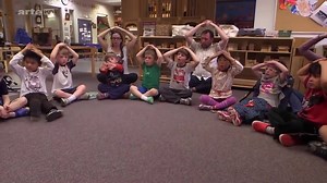 180K views · 395 reactions | Eine wunderbares Experiment, das zeigt, wie Achtsamkeitsmeditation   und Training in den Schulen entschärfen kann. Ein Grund zur Annahme, dass Meditation die Kraft hat, die Gesellschaft zu verändern.  Wer regelmäßig meditieren möchte, kann auch unsere Meditationsapp BamBu ausprobieren: Wir hoffen, Sie haben genausoviel Spaß damit wie wir! ▶️ ▶️ ▶️ bit.ly/bambuapp | Petit BamBou | Facebook