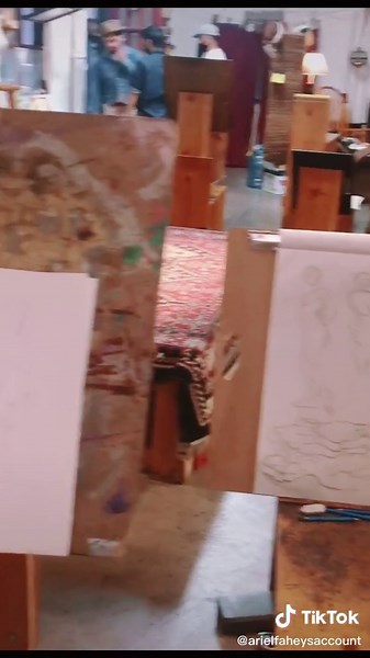 Ariel Fahey: Live Drawing Model for Art Classes