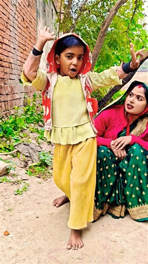 👩‍🦰#2926👩‍🦰mujhe bag do #shortfeed #shorts #funny #entertainment #trending #viral