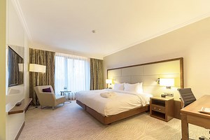 5 Easy Ways to Earn Points and Miles Without Credit Cards