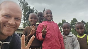 Da Trun en l'Africa – Dario Albin gida en Kenia