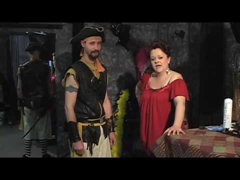 Halloween Costume Ideas: Pirate Costume