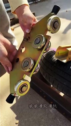 It can be used for lifting and transporting goods on an assembly line, with a load-bearing capacity.