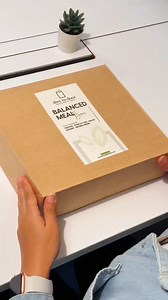 97K views · 3.5K reactions | Low-Carb or Balanced? Our Lunch Meal Boxes offer fresh, healthy options designed for your dietary needs. Each box is packed with protein, veggies, salad, guilt-free desserts, and infused water let us handle the details while you enjoy the results Order now from the link in bio  | Diet to Door | Facebook