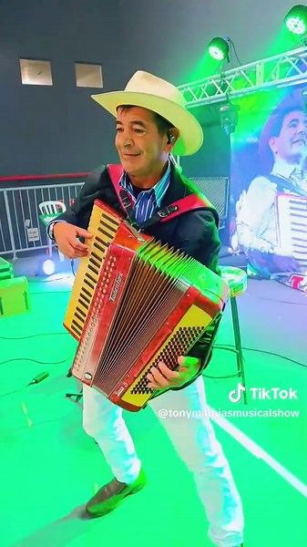 👉 Olha essa animação! 😱💃 Tony Mathias🪗💃🏻🕺🏻 #BaileDaTerceiraIdade #terceiraidadenotiktok #tonymathias #bailemelhoridade