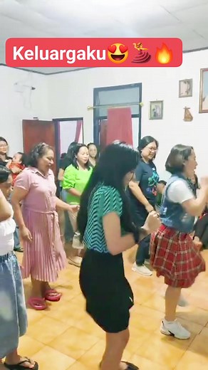 Keluarga Nahas dan Keluarga Kantar🥰🥰 Ini dance tanpa tutorial langsung action....hobi dance semua ya cepat bisa😍😍👍🏻👍🏻 Kk Atri n Ipit semangàttt😍 #reels #keluargaku | Maria Gracia Denayurinazriw