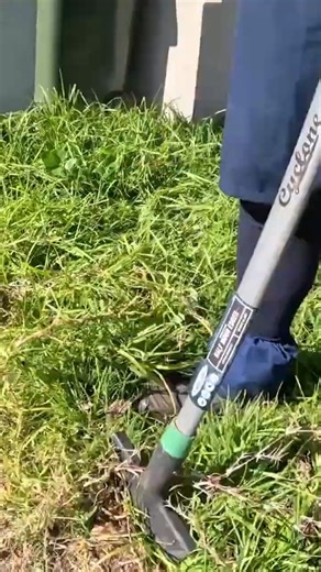 Edging A Lawn Perfectly!! 🙌 | Blade Mate Lawn Care