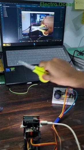 ESP32 Pan-Tilt Camera with YOLO AI Detection | Real-Time Vision System 🤖📷 #ai #electronics #hardware