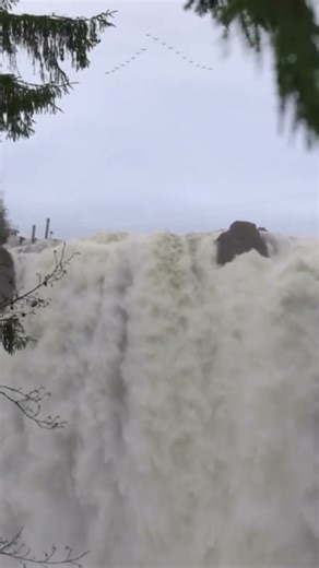 Beautiful waterfall sound #relaxingmusic