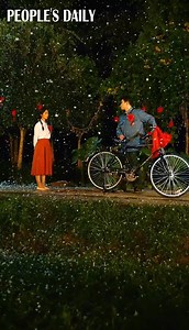 2K views · 297 reactions | Giving tradition a modern vibe: Using mesmerizing #digital wizardry, a Chinese video artist crafts cool transformations that have set netizens abuzz. #TrendinginChina #art | Xi's Moments | Facebook