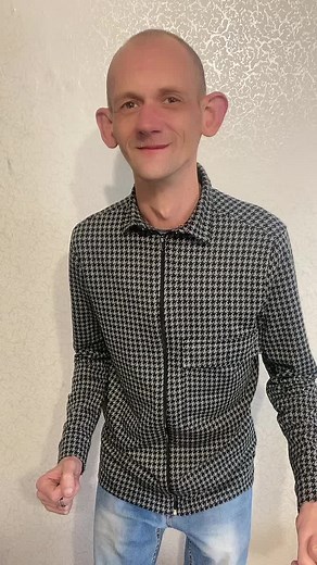 Exploring Body Language Gestures in Casual Settings