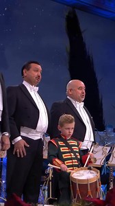 Fifth Christmas concert tonight—only one more to go! One step closer to wrapping up an amazing year. Let’s turn it into a holiday party to remember! 🥳🎄 Get your tickets for the 2025 Christmas concerts now at andrerieu.com/tour 🎥 6-year-old Mik Falize and the Platin Tenors, performing Little Drummer Boy live in Maastricht 🥁🎅🎄 | André Rieu