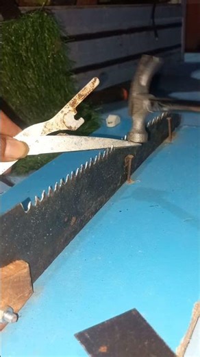 The Best Way to Sharpen a Dull Saw - Expert Tips! 🪚💪