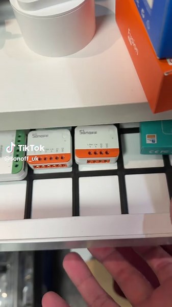 Want an easy no neutral smart switch? 👀 The Sonoff ZBMINI-L2 makes it simple to add smart lighting to older UK homes — no rewiring, no fuss. Perfect for lighting with its 6A load, and gives you full control from your app, automations, or voice. 👉 Check it out at Sonoff.tech and use code MarkWatt to save 10% at checkout. #smarthome #zigbee #homeautomation #sonoff #tech