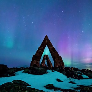 10K views · 1.6K reactions | Patience and clear skies are crucial when northern lights hunting ✨ In Iceland, we can observe the northern lights from September through March  That's one of the perks of having a long winter! ☃️ | Guide to Iceland | Facebook