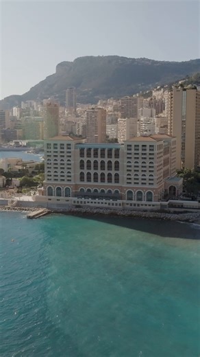 #DiamondSuiteCollection Some experiences are unique and rare, an expression of pure luxury. Our Diamond Suites promise an unforgettable journey in the heart of Monaco. On of these gems is the Diamond Suite Eleven, shoots for the stars, at the Monte-Carlo Bay Hotel & Resort. This prestigious suite was born from the desire to make an intimate haven of peace that opens onto the Mediterranean. With a somewhat crazy venture: Creating an outdoor space on top of the hotel! Discover more: http://spr.ly/