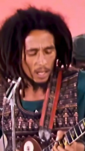 Bob Marley - Roots Rock Reggae/Lyrics 🎶 ❤️ #BobMarley #viralreelsfb #ffypシ #reggaemusic | 10MusiC