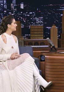 Hailee Steinfeld - The Tonight Show Starring Jimmy Fallon in NYC 10/09/2019 • CelebMafia