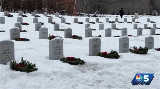Hundreds honor fallen service members at Vermont Veterans Memorial Cemetery