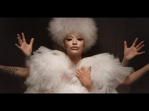 Lady Blackbird - It's Not That Easy (Official Video)