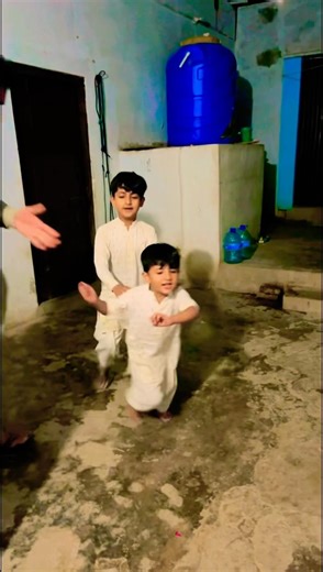 Special effects Animated train that stops when you wave #2