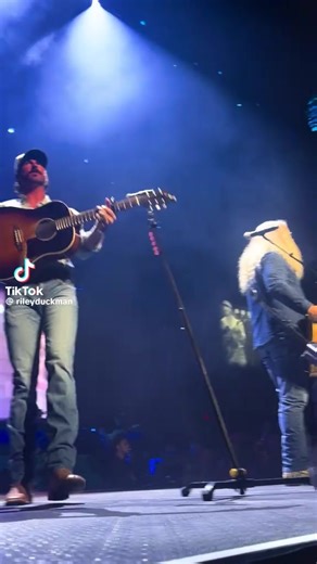 Fan.survey_riley.green (@fanbasesurvey)’s videos with original sound - Fan.survey_riley.green