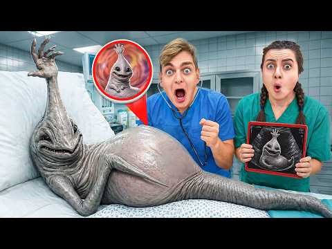 HAND SEA MONSTER IS HAVING A BABY IN REAL LIFE!!