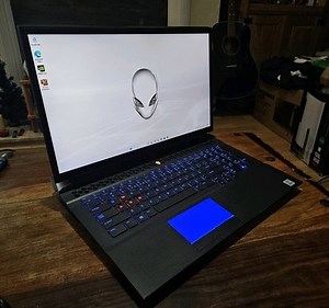 Alienware Area 51m R2 Gaming Laptop RTX 2070 Super Intel Core i7 10700  | eBay UK