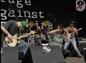 515K views · 11 reactions | “You justify those that died by wearing the badge, they’re the chosen whites.” • 1993 performance of ‘Killing In The Name Of’ by Rage Against The Machine. “They use force to make you do what the deciders have decided you must do.” • #grungebible #rageagainstthemachine #ratm Video credit: https://youtu.be/8de2W3rtZsA | The Grunge Bible | Facebook