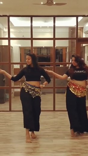 Team Naach on Instagram: "Bringing back a Throwback Choreo on this iconic song with a twist ✨ Project Urvasi : @bennydayalofficial @jasimonline 💌 Visit www.teamnaach.in #teamnaachchoreography #naachlive #projecturvasi #urvasi"