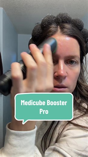 The MC mode is specifically designed for line and volume care, aiding in skin plumpness. It's my favorite at home