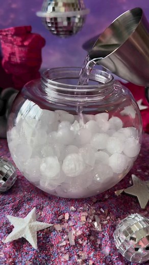 11K views · 325 reactions | Let’s make a glowing galaxy cocktail!  Add 4 oz gin, 1 oz. blue curacao, 1 cup tonic water, 1 cup ice & a dash of diamondust. The tonic water will make this drink glow under blacklight!  #aliens #spaceparty #GlowParty #Ginandtonic #allthingsjamie | All Things Jamie | Facebook