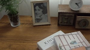 Distressed Wood Contact Paper Vintage Wood Wallpaper for Computer Table Desk Peel and Stick Wallpaper Self Removable Wall Paper Decorative 24in x 197in