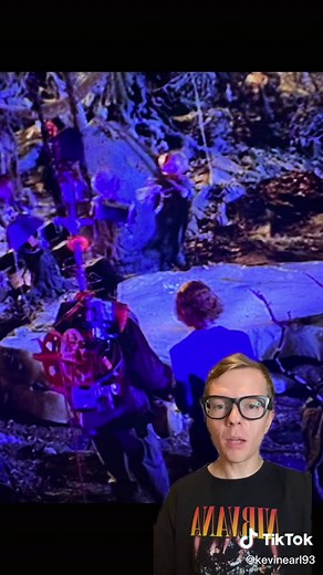 The story of Don’t Look Under the Bed, the scariest Disney Channel Original Movie #greenscreen #dontlookunderthebed #disneychanneloriginalmovie #dcom #disneychannelmemories #90sdisneychannel #tvhistory #90stv #tvmovie #tyhodges #erinchambers #disneychannelhalloween #disneychannelmovie #disneychannelthrowbacks #90smemories #millennialnostalgia #memoryunlocked #boogeyman #halloweenmovie #halloweenmovies #larryhoudini #larrybeale #evenstevens #francesmccausland #francesbaconmccausland