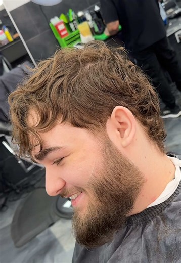 Comment “SCISSOR” for a full tutorial breaking down the sytem I use to do this Follow for more✂️ Headlines Barbershop 909 E. Bloomingdale Ave. Brandon, FL Open 6 Days a Week #BrandonBarber#brandon #riverview#tampabarber#barber