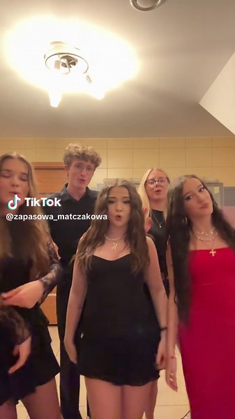 Filmy użytkownika kalina malina (@zapasowa_matczakowa) z muzyką WOW - Fagata