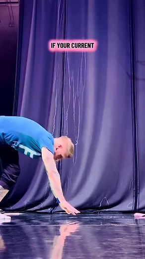 Are you overkicking your handstand entry? One big problem that 99% of new handstand students struggle with is not being able to stop themselves once they hit the top of their handstand. They can generate enough force to get their body high enough, but then their hips and legs seem to just sail right on past them…sound familiar? Well, there is s way to fix your handstand entry that involves you dialing in your mid-body so that your legs don’t run away with you! Step 1: Start by PULLING YOUR RIBS 