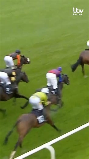 GARY BARDWELL TAKES THE LEGER LEGENDS CLASSIFIED STAKES AGAIN!🤩 What a legend indeed😮‍💨 | ITV Racing