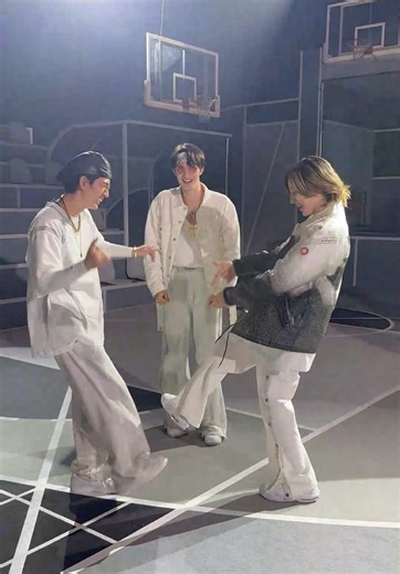 SixTONES Release New Music Video: 1 2 Step Go!